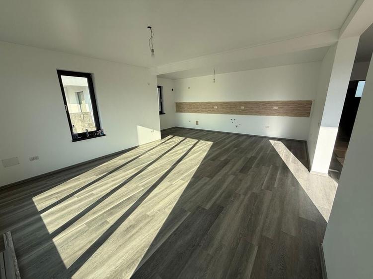 Vanzare Casa 4 Camere + Terasa - Eleganta si Confort - 7