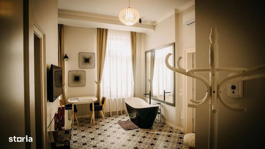 Bijuterie de apartament , Ultracentral | Terasa spre pietonala - 1