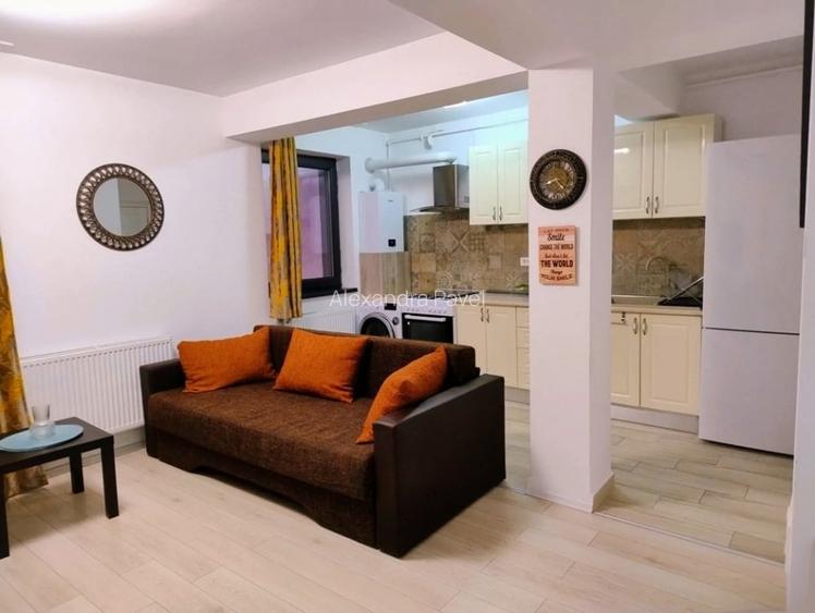 Studio cochet in Tractorul