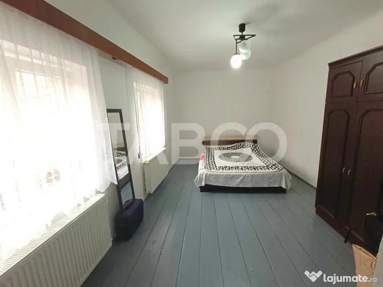 Apartament cu 3 camere semidecomandat în Orașul de Jos