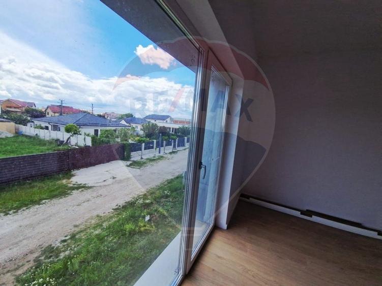 Casă / Vilă - 132,5 mp  , teren - 264 mp  / zona Cârcea - 21