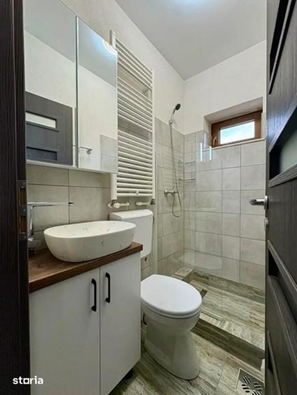 Casă cu 4 camere cu Teren 500 Mp în Central