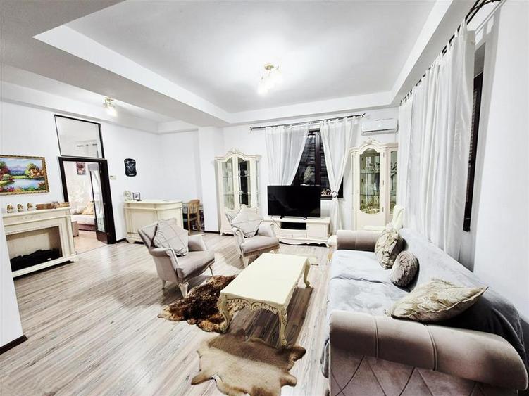 Casa tip duplex spatioasa cu garaj - 2