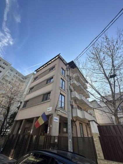 Clădire Premium de Birouri – Ultracentral | Titulescu | 6 locuri Parcare | 650mp. |  12 camere - 7