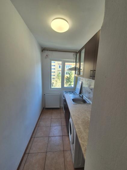 Închiriez apartament 1 camera etajul.1 - 9