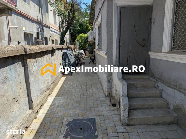 Casă individuală cu 4 camere cu Canalizare în Crângași