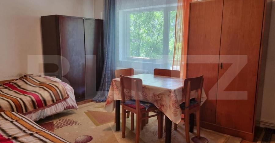 Apartament de vanzare, cu 3 camere, 69 mp, zona Carpati 2 - 3