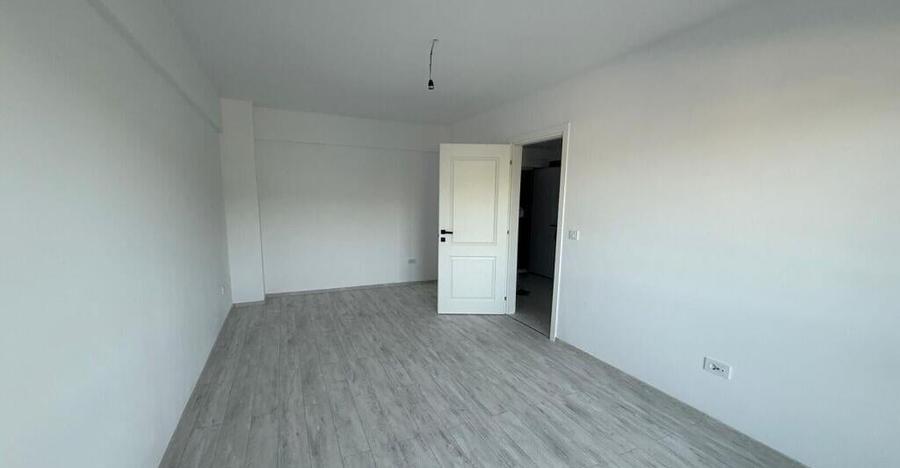 APARTAMENT DE 44 MP, LA 2 STATII DE PODU ROS - 3