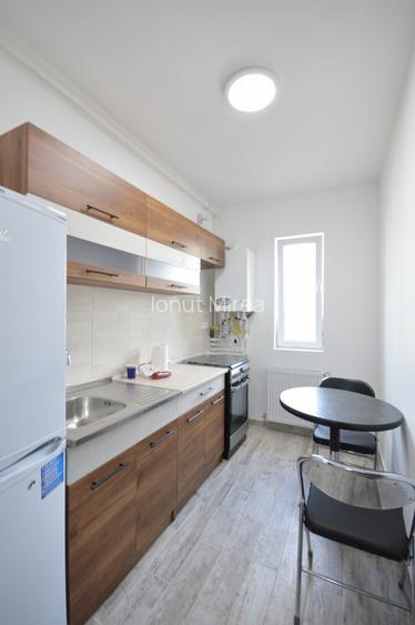 Aparatorii Patriei metrou - Metalurgiei, garsoniera moderna, bloc nou