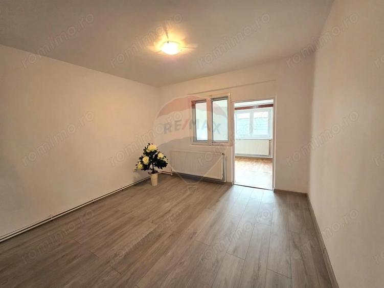 garsoniera bloc Apcarom, pe soseaua Brailei - 2