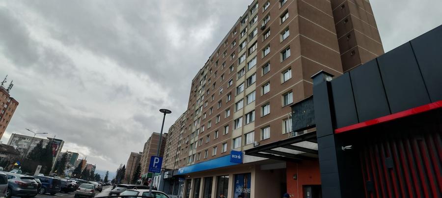 Apartament cu 3 camere decomandat în Drumul Carului