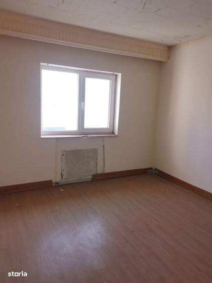 2 camere Topoloveni, etaj 4, finisaje clasice! - 5