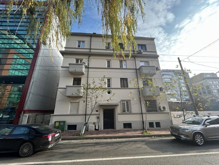 VAND APARTAMENT  DOUA CAMERE CU INTRĂRI SEPARATE - 32