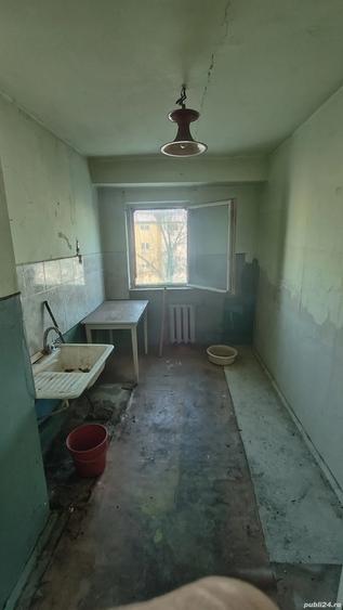 vand apartament 2 camere, decomandat, bucatarie mare, balcon mare, acoperis - 6