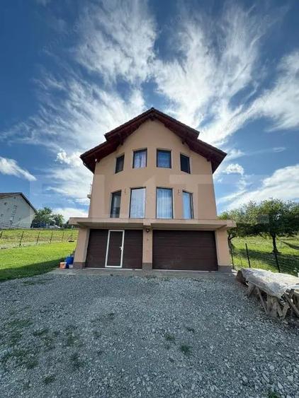 Casa de vanzare 140 mp, 5 ari teren, garaj interior zona Pensiunea Morariu - 1
