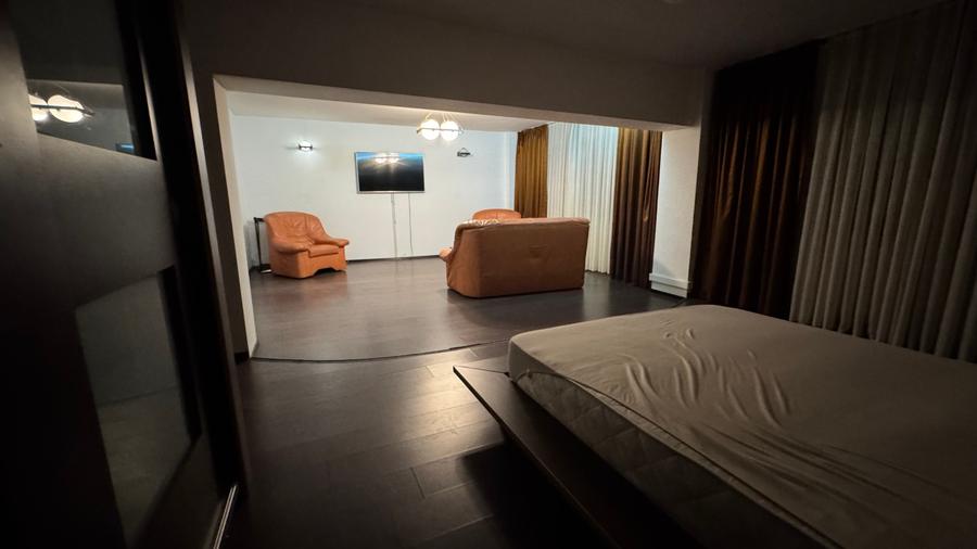 3 camere mari aproape de bulevard - 2