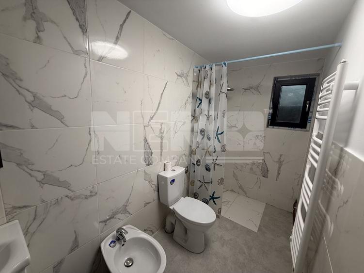 Casă individuală cu 6 camere cu Canalizare în Central