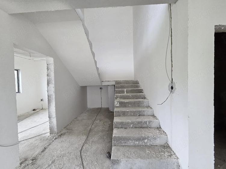 Casă cu Teren 615 Mp în Vernești