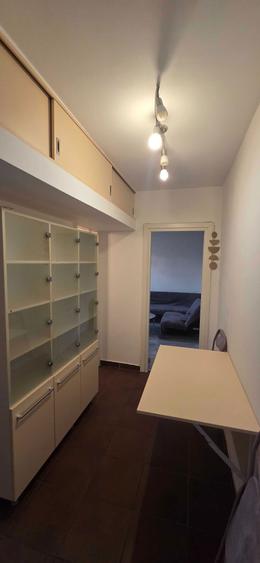 Dau spre inchiriere apartament 2 camere , nedecomandat , Calea Girocului , zona linistita . Pret 270 de euro negociabil. - 1