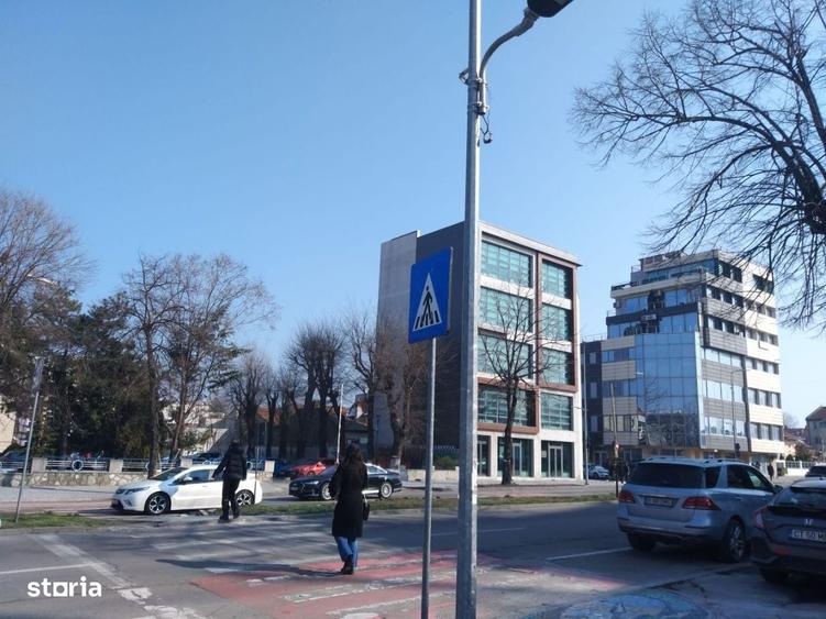 Bulevardul Mamaia Univ.Ovidius- de inchiriat cladire birouri clasa A - 12