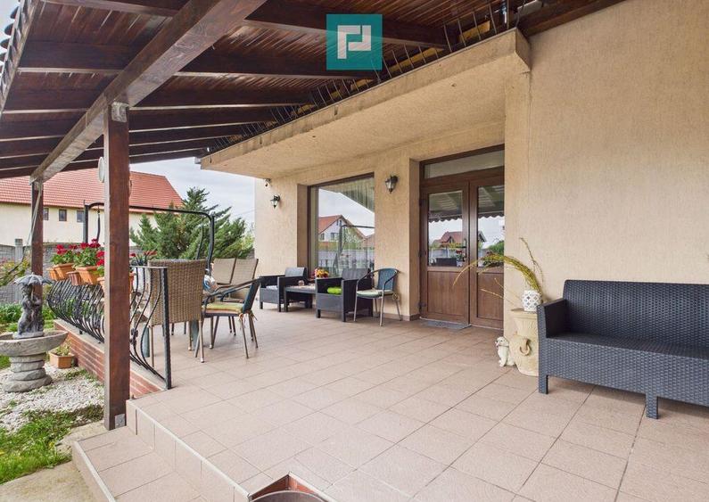 Vila cu 6 camere ?i teren generos in ?agu - 2