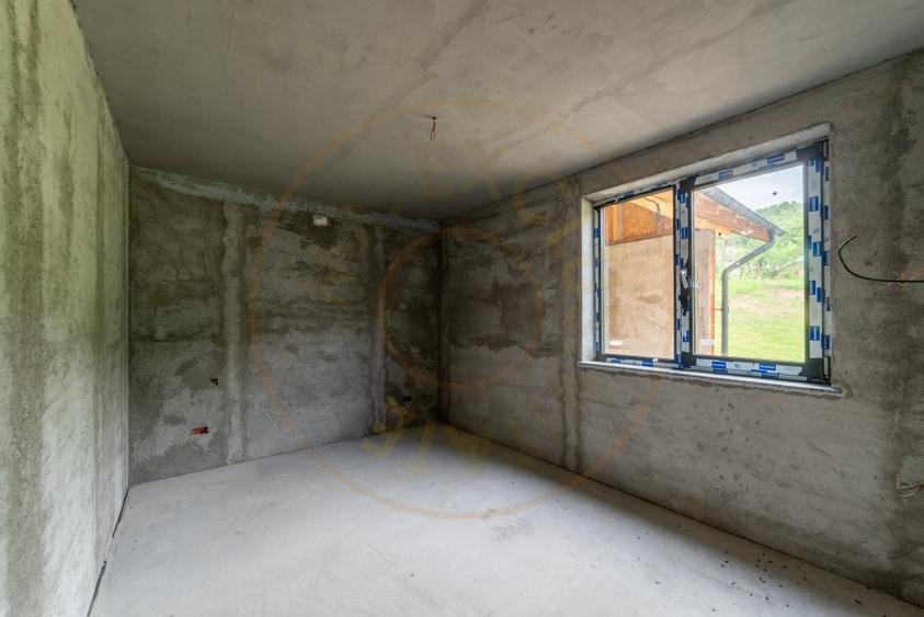 Casa P+1, Babana-Arges cu panouri si apa de izvor - 8