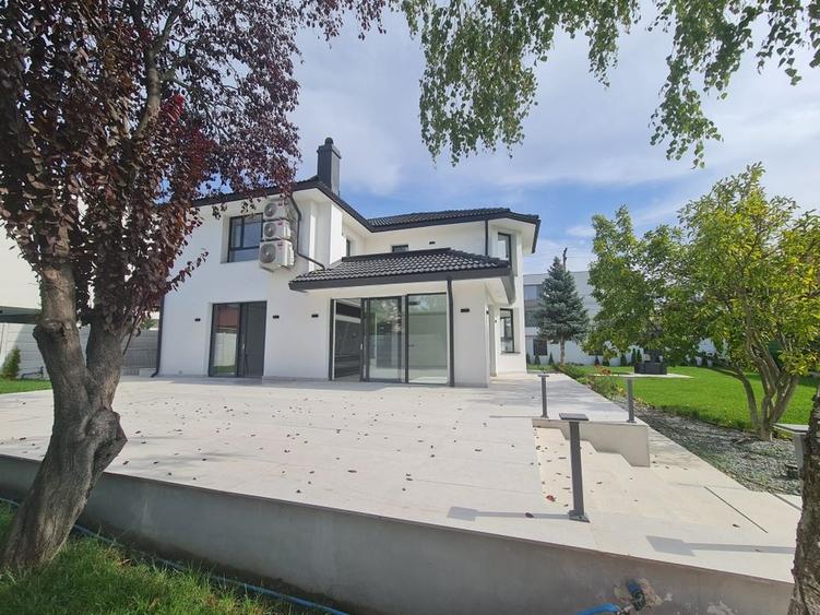 LUX | Casă Individuală | Iancu Nicolae | 10 camere - 18