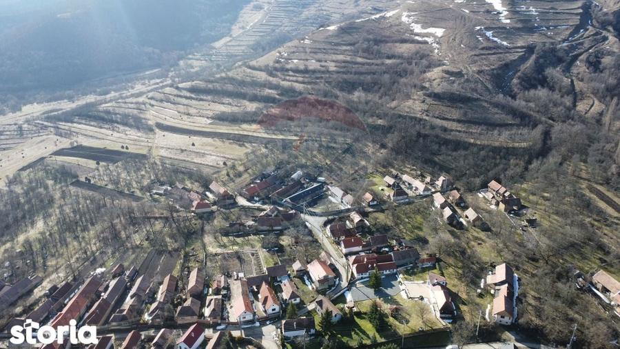 Casa din piatra la poalele Bedeleului Izvoarele, Alba - 17