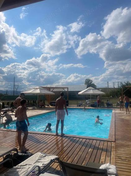 De Vanzare Proprietate Fabuloasa Zona Roznov - 3