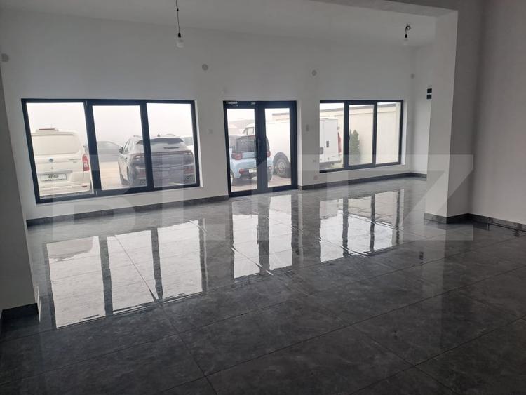 Showroom/Hala de inchiriat, 290 mp + teren 1.000 mp - 2