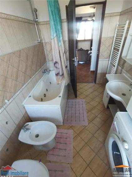 Inchiriez apartament la casa 4 camere, Gai - 12