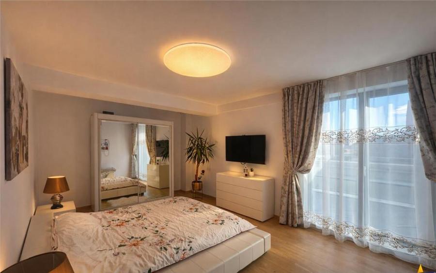 Central, LUX Class - 3