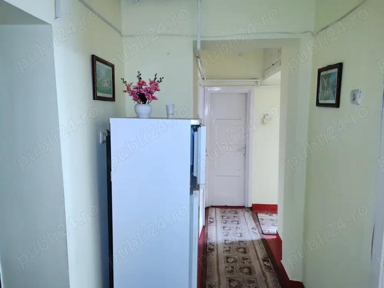 Apartament cu 2 camere decomandat în Lupeni