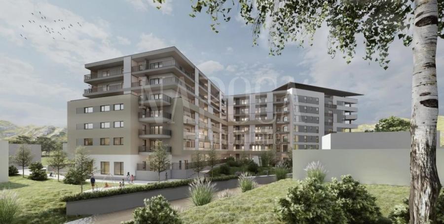 Apartament cu 3 camere semidecomandat în Între Lacuri