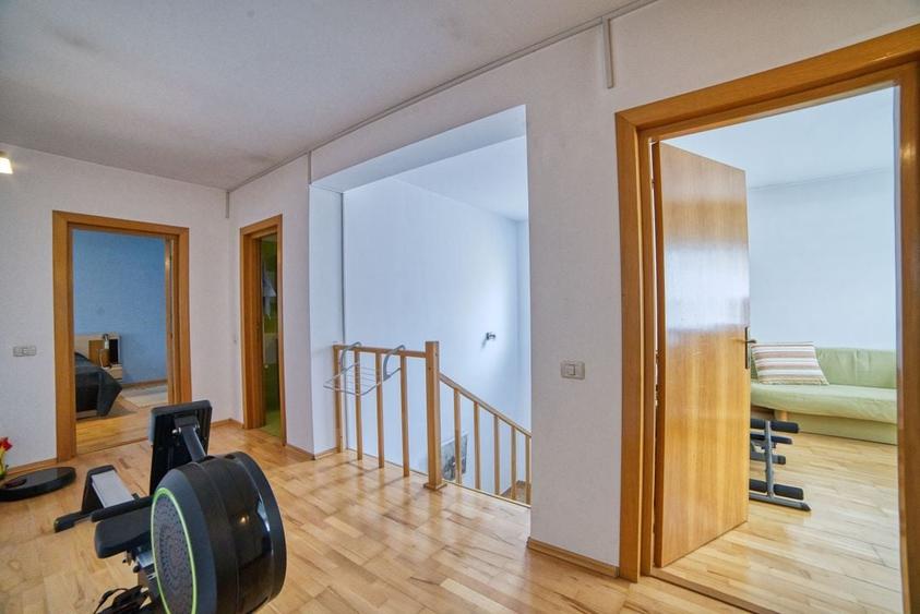 Casa complet mobilata 5 camere 3 bai curte generoasa - 22