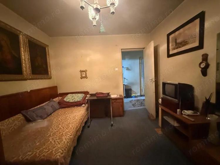 Vintage apartament 4 camere, B-dul Bucure?ti / Regele Mihai,decomandat etaj 2 - 7