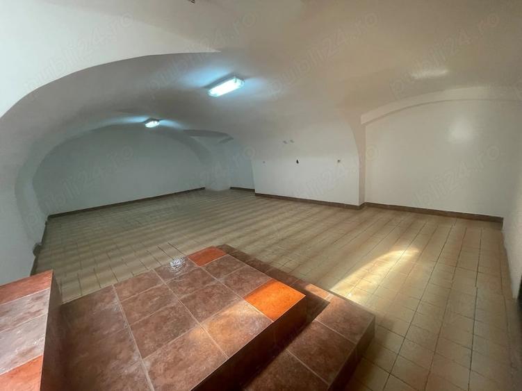 vand spatiu 85 mp situat intre Piata Catedralei si Parcul Reconcilierii, Arad - 7