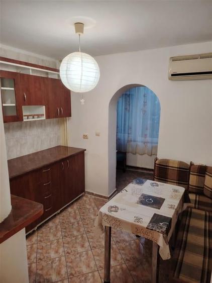 Decomandat 3 camere etaj 3 zona Freidorf - 8