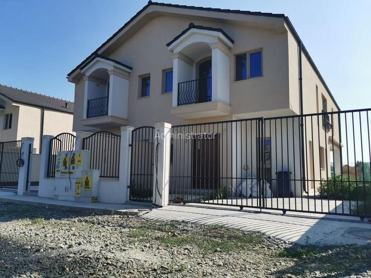 Casa de vanzare Duplex zona Carrfour