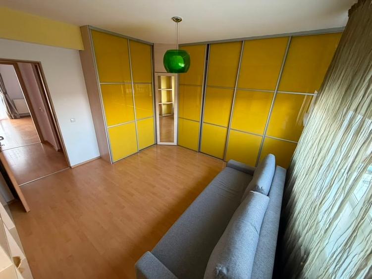 Apartament cu 3 camere decomandat în Pipera