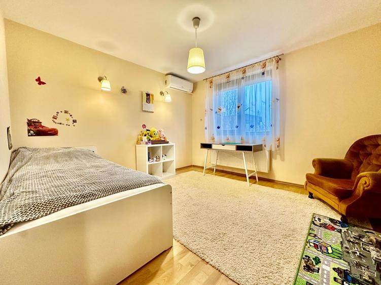 Duplex cu 6 camere cu Canalizare în Pipera