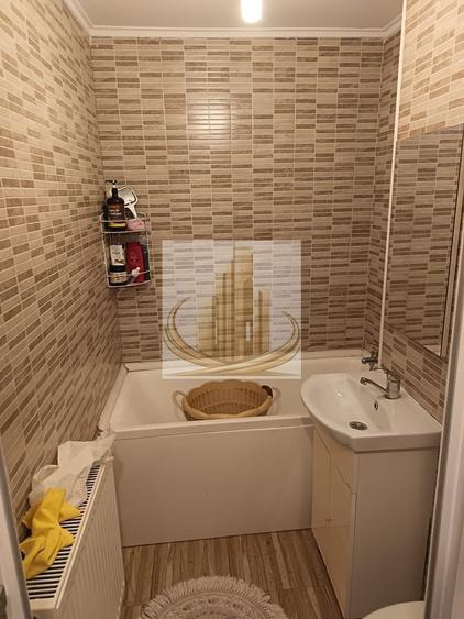 Apartament cu 3 camere semidecomandat, mobilat în Ferentari