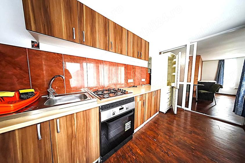 Apartament cu 3 camere decomandat, mobilat în Piața Unirii