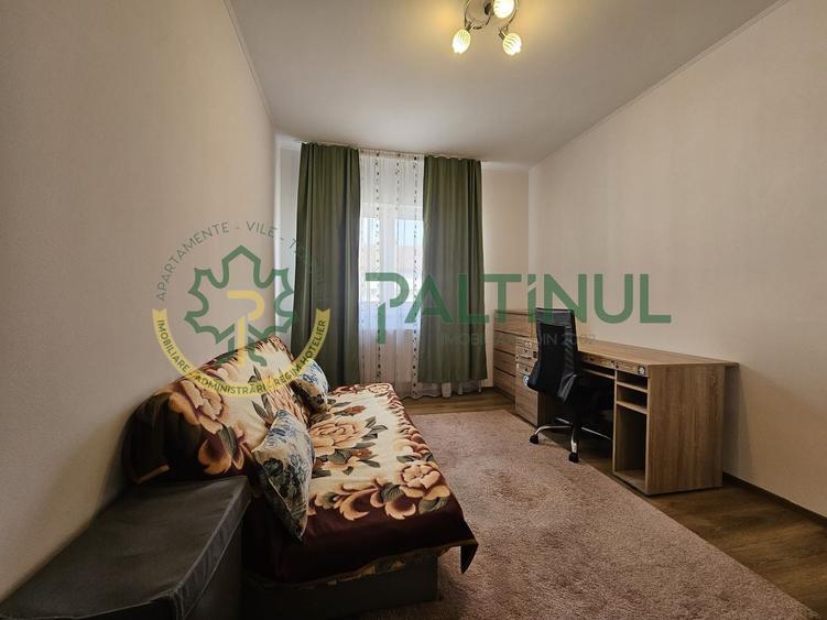 Apartament cu 3 camere decomandat, mobilat în Piața Cluj