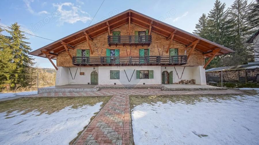 Casă cu 16 camere cu Teren 1368 Mp în Timișu de Sus