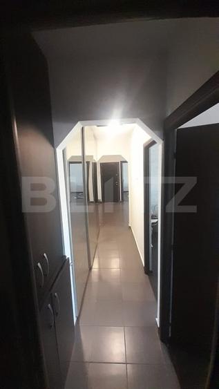 Apartament cu 3 camere decomandat, mobilat în Micro 11