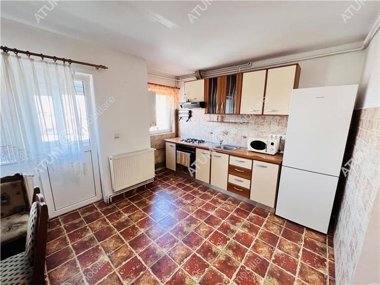 Apartament cu 3 camere semidecomandat, mobilat în Aeroport