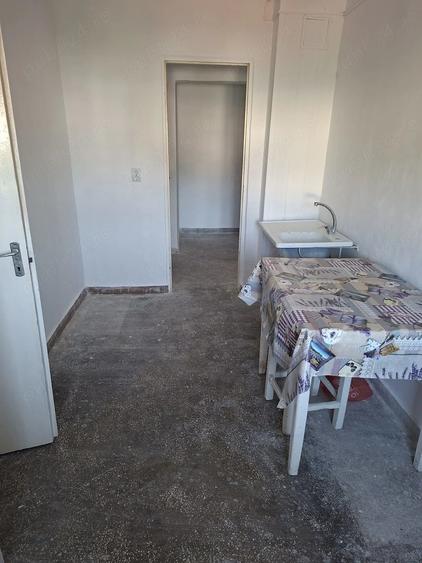 Apartament cu 3 camere decomandat în Decebal