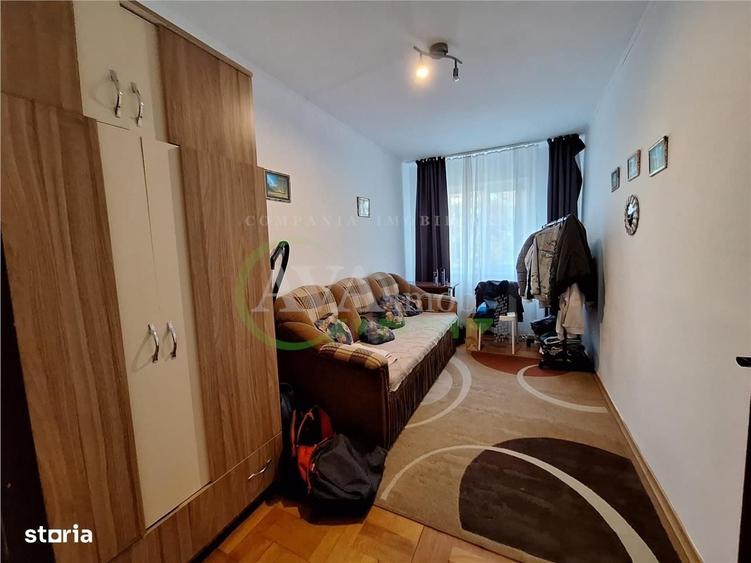 Apartament cu 3 camere semidecomandat în Banca Națională