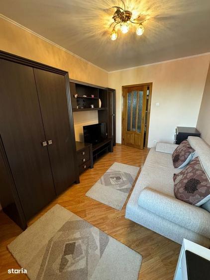 Apartament cu 3 camere decomandat în Ciupercenii Noi